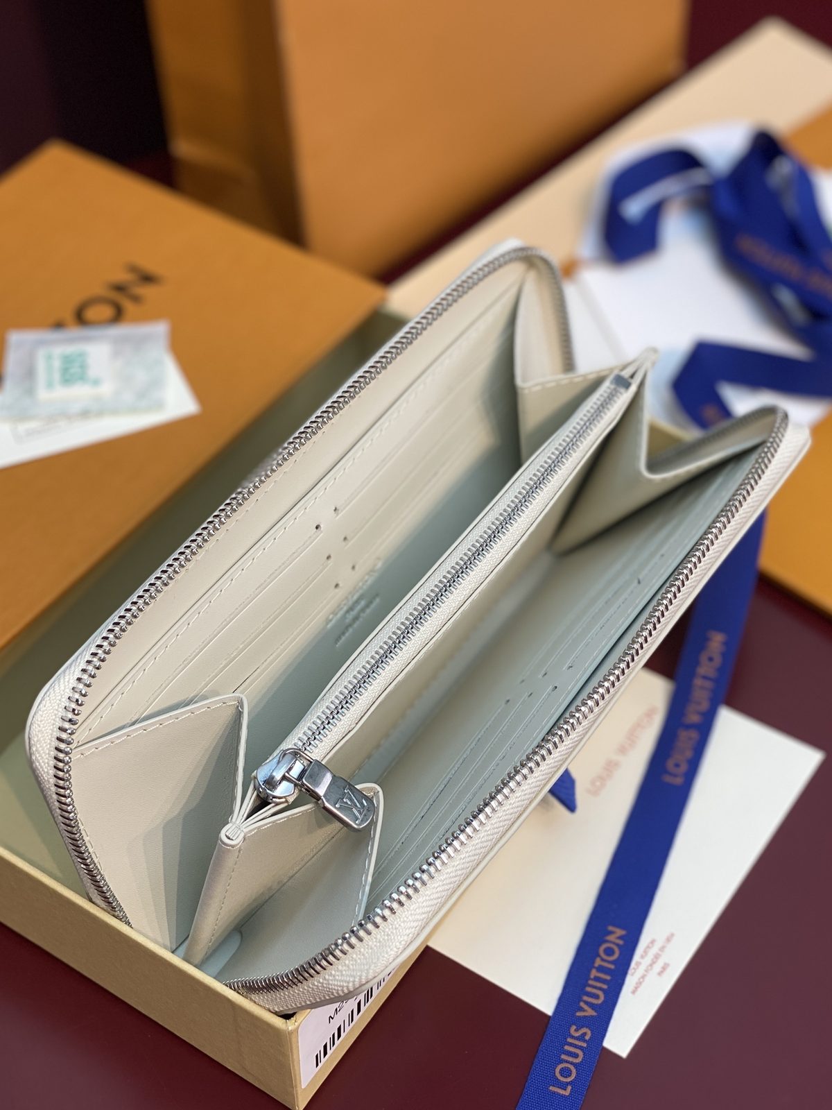 루이 비통 컨템포러리 캐리 백 16