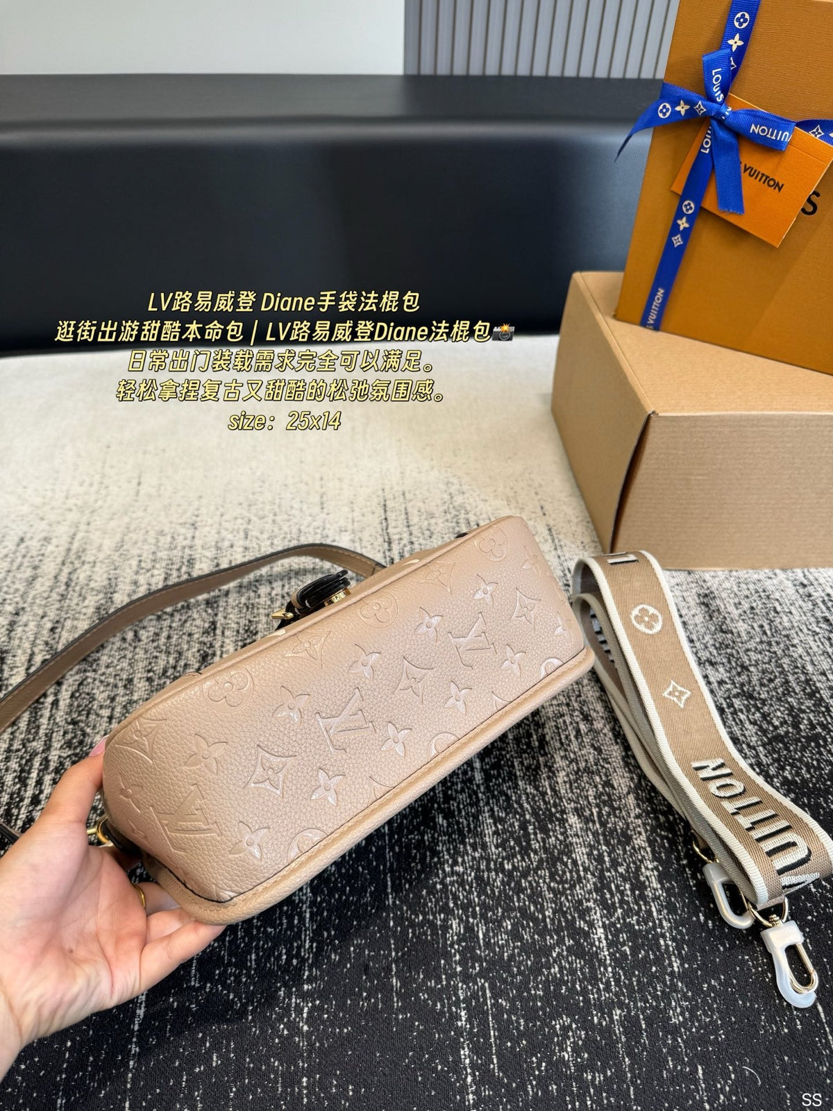 루이 비통 루프 엠보싱 호보백 43